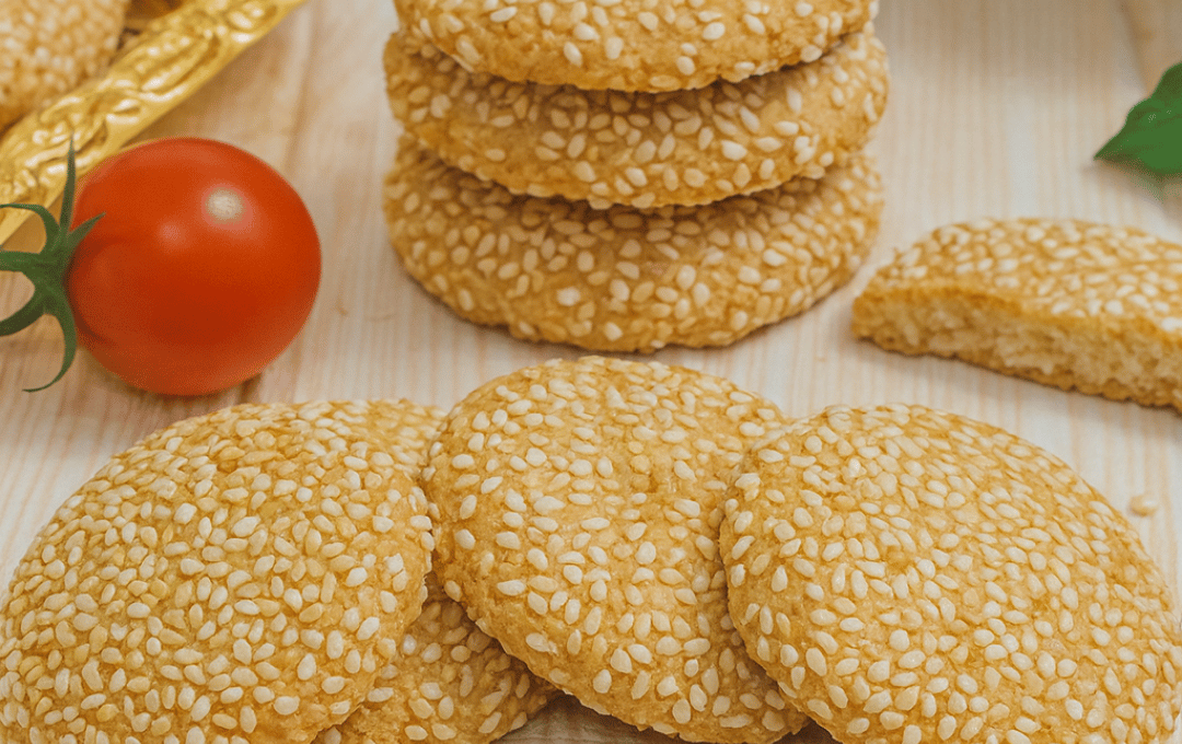 Kue Wijen Kering, Gurih Manis dengan Taburan Renyah